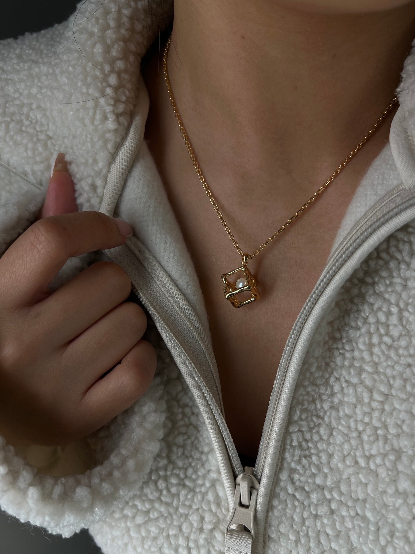 THE MAGIC BOX NECKLACE