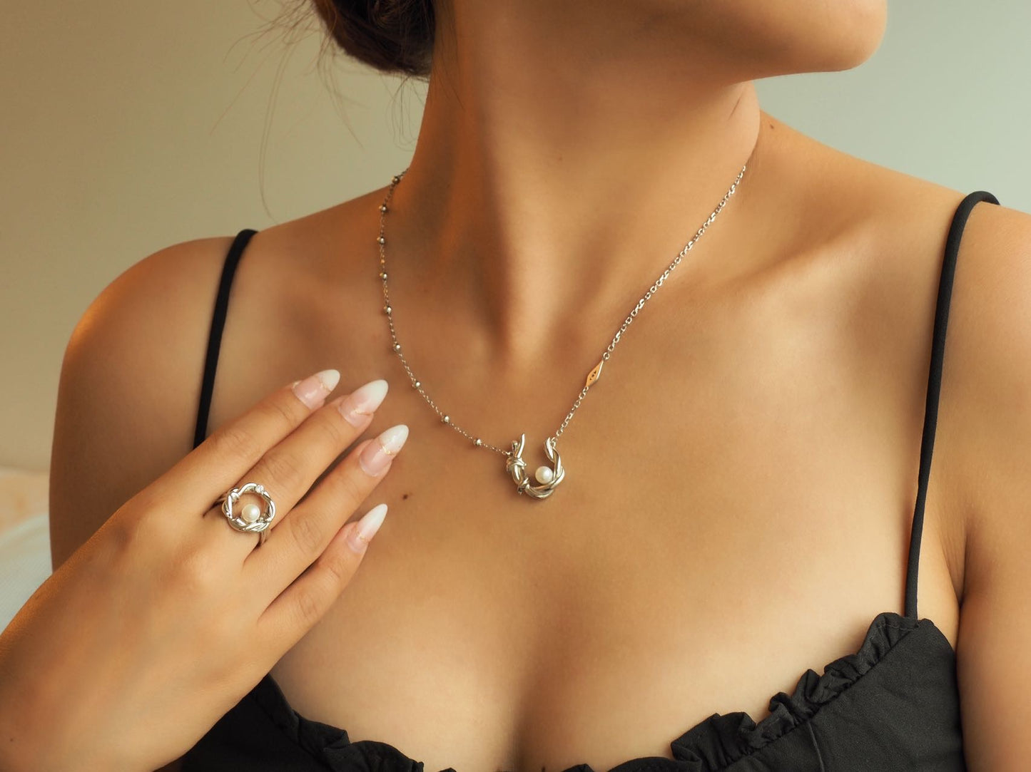 PEARL'S NEST NECKLACE