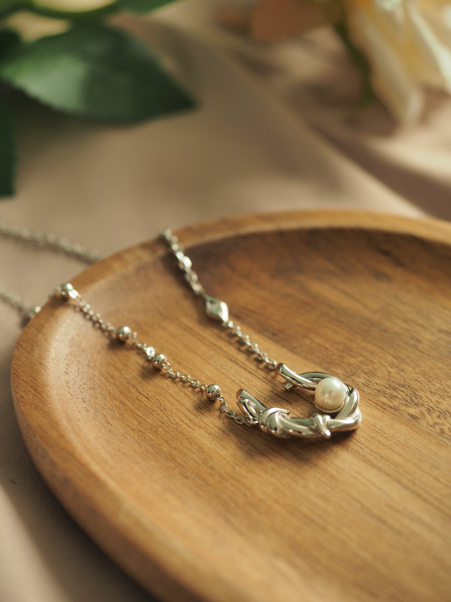 PEARL'S NEST NECKLACE