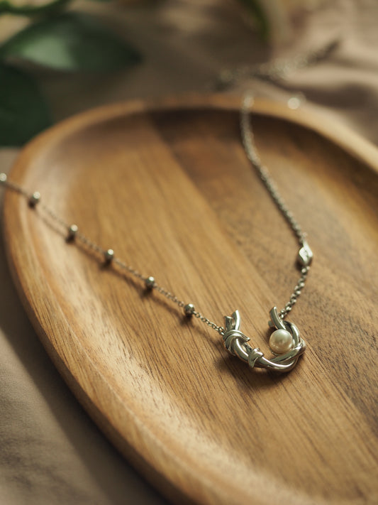 PEARL'S NEST NECKLACE