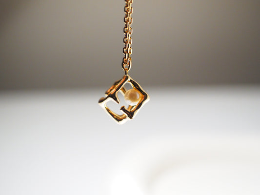 THE MAGIC BOX NECKLACE